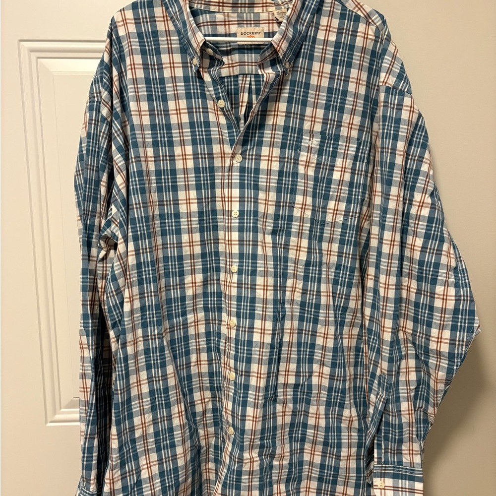 Dockers Blue and White Plaid Button Down Shirt